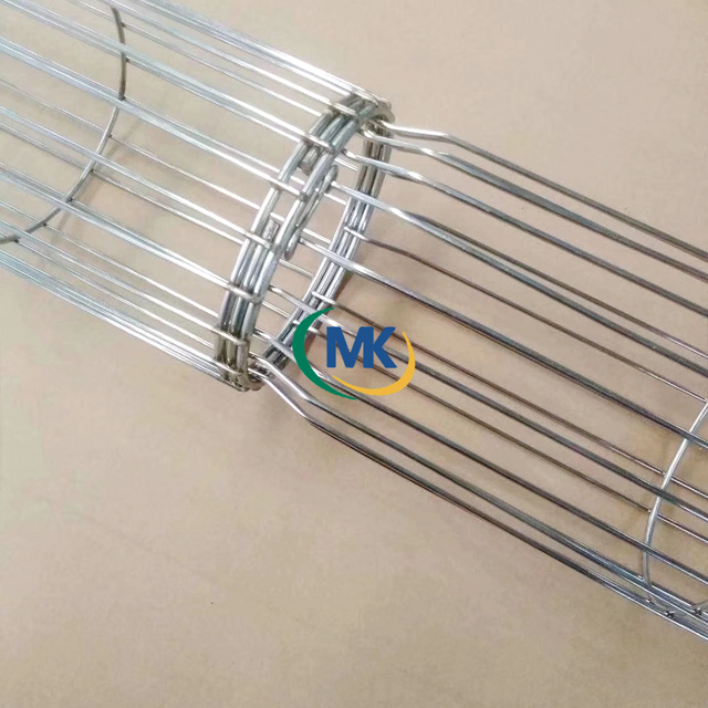 Adjustable-size filter cage suitable for multiple filter specifications, made of durable plastic-metal composite.